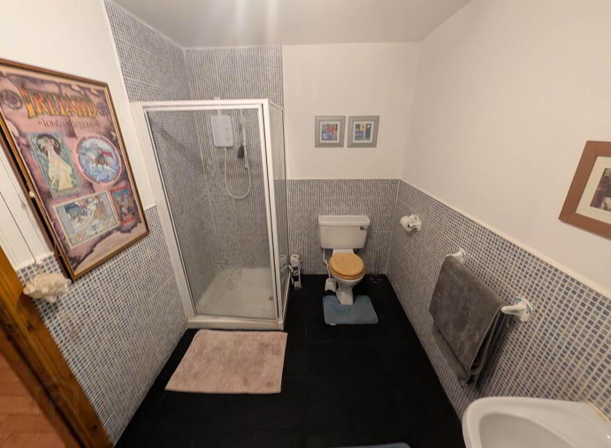 6 Meadowhill, Glen Road, Belfast, BT11 8QR