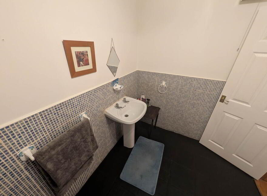 6 Meadowhill, Glen Road, Belfast, BT11 8QR