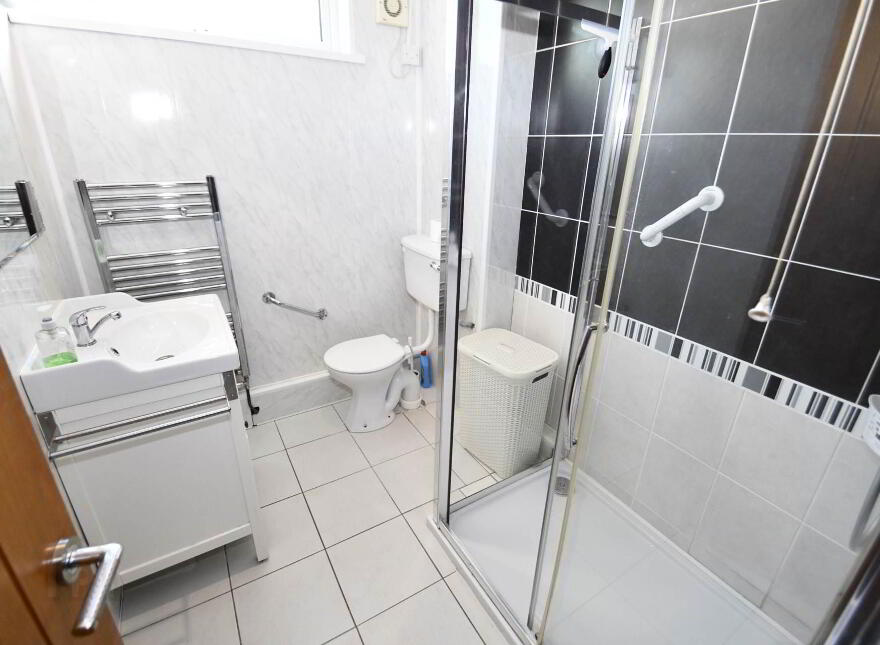 220a Upper Lisburn Road, Finaghy, Belfast, BT10 0LB