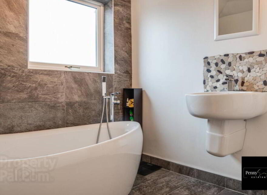 7 Arras Park, Bangor, BT20 4TW