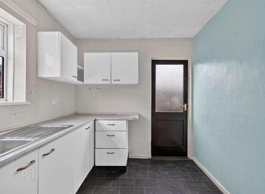 19 Knocknagoney Park, Belfast, BT4 2PT