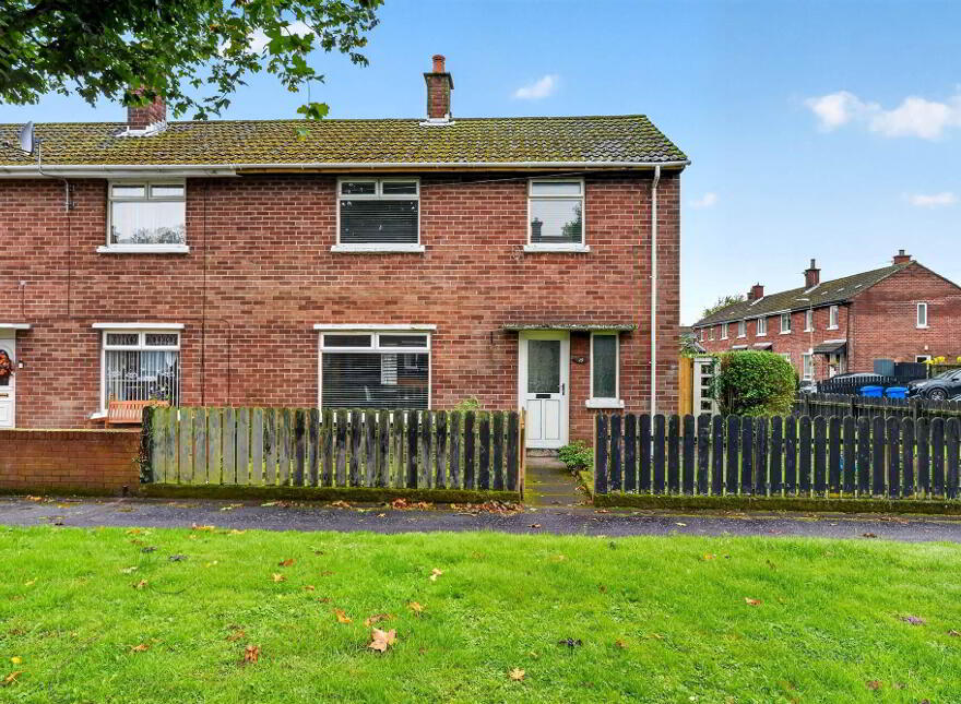 19 Knocknagoney Park, Belfast, BT4 2PT
