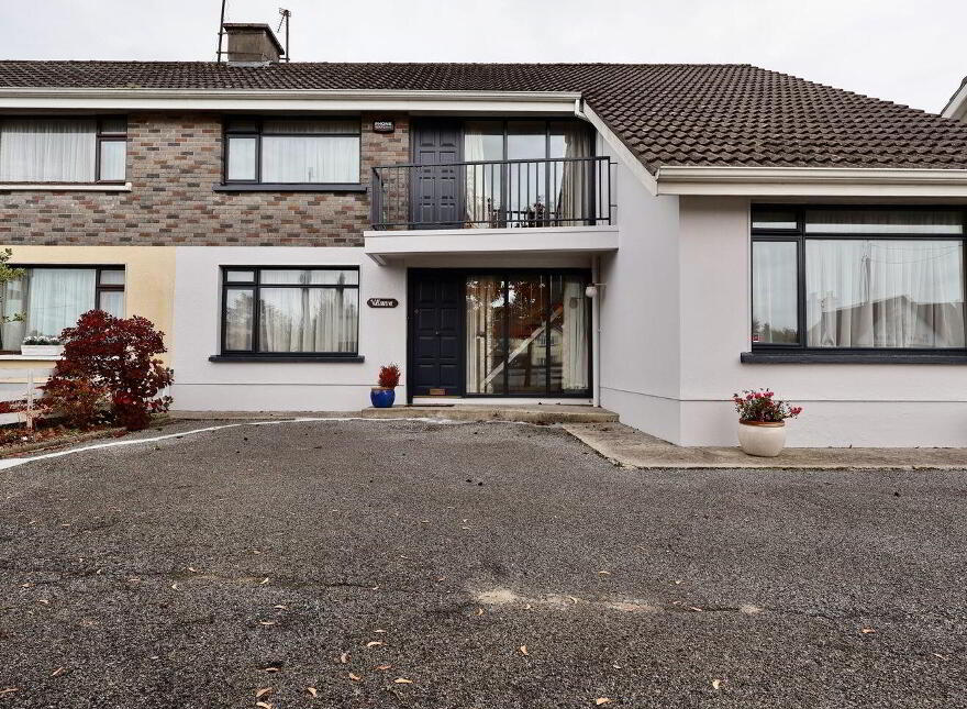 Villeneuve, 13 Roscommon Road, Athlone, N37R2X0