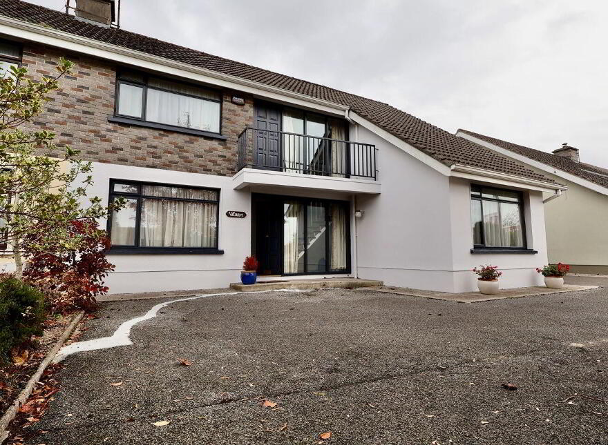 Villeneuve, 13 Roscommon Road, Athlone, N37R2X0