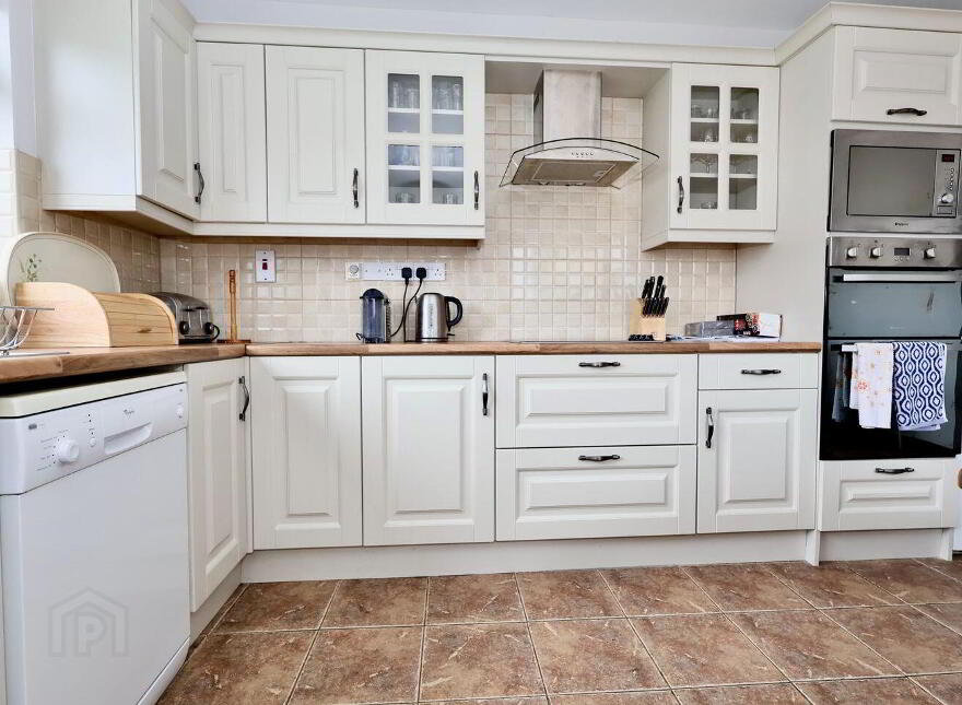 Villeneuve, 13 Roscommon Road, Athlone, N37R2X0