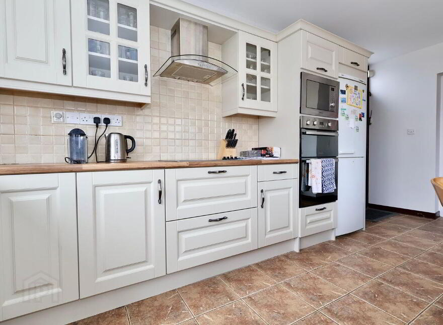 Villeneuve, 13 Roscommon Road, Athlone, N37R2X0