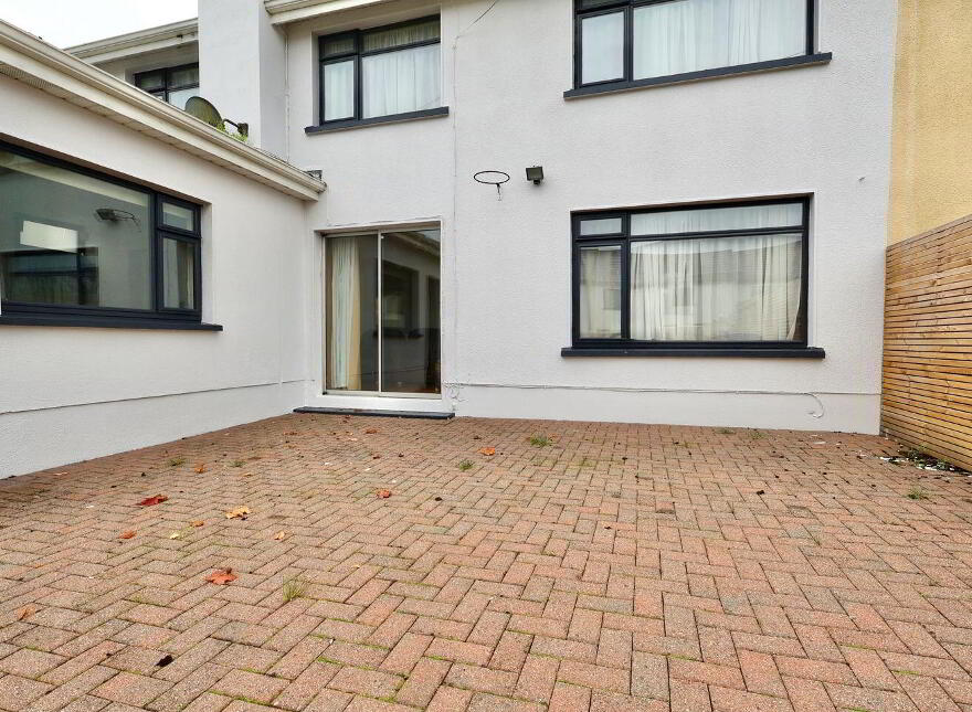 Villeneuve, 13 Roscommon Road, Athlone, N37R2X0