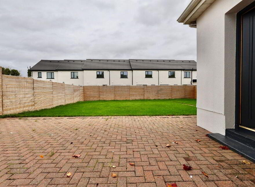 Villeneuve, 13 Roscommon Road, Athlone, N37R2X0
