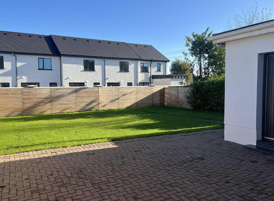 Villeneuve, 13 Roscommon Road, Athlone, N37R2X0