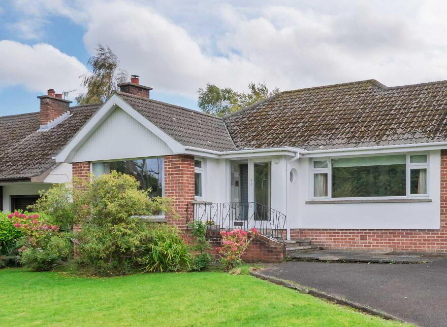 18 Fort Road, Helens Bay, BT19 1LA