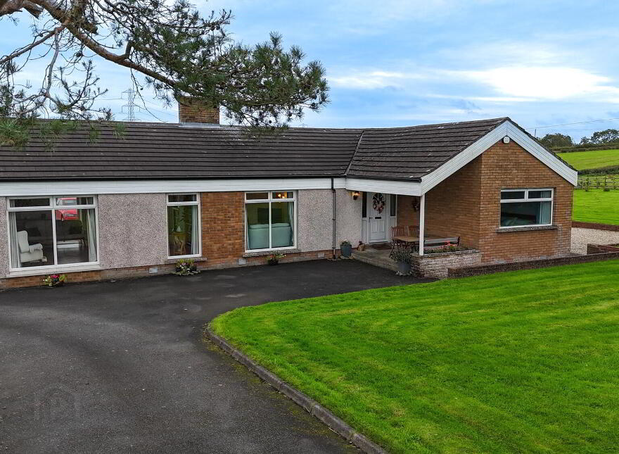 25 Derrycrew Road, Loughgall, BT61 8PW