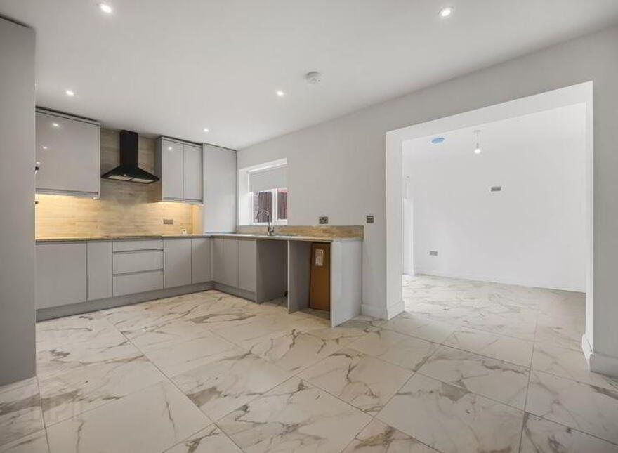 25 Woodvale Gardens, Bangor, BT19 1WG