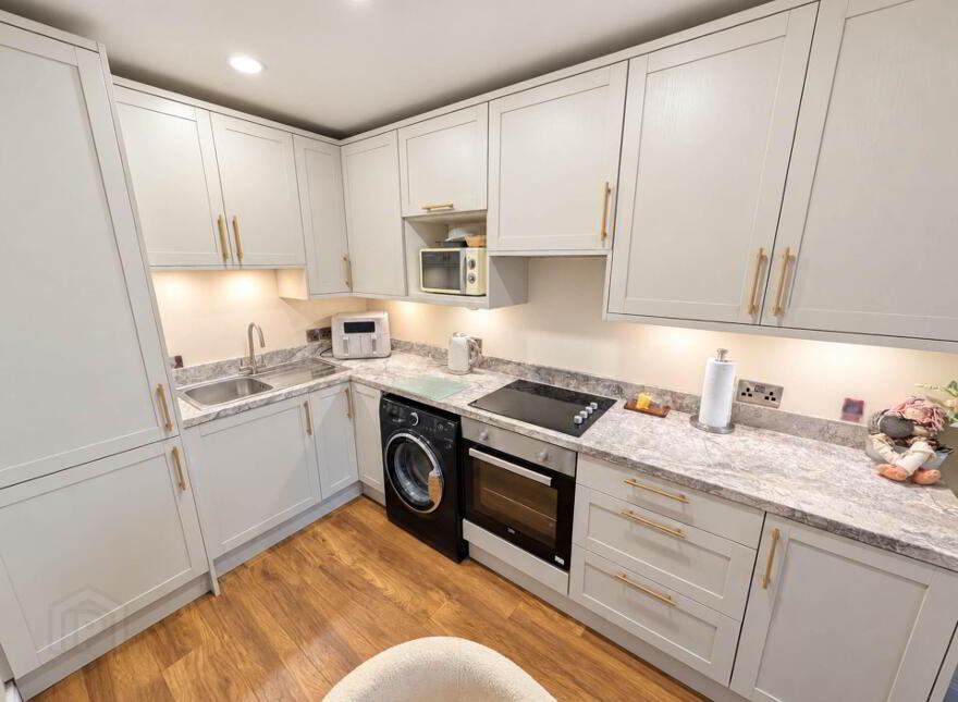 Apt 8, Casement Court, Andersonstown Road, Andersonstown, Belfast, BT11 9BS
