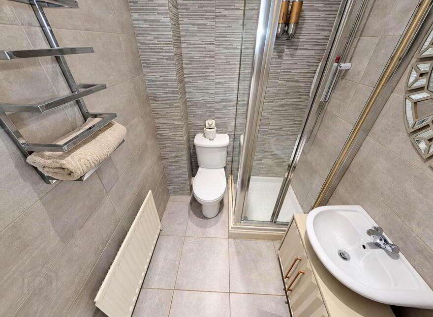 Apt 8, Casement Court, Andersonstown Road, Andersonstown, Belfast, BT11 9BS