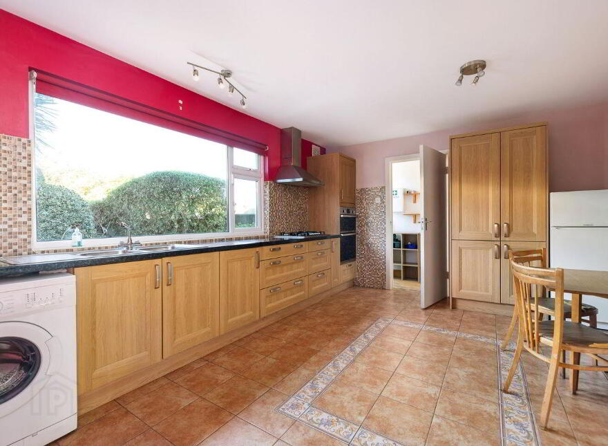 73 Seacrest, Bray, A98DX66
