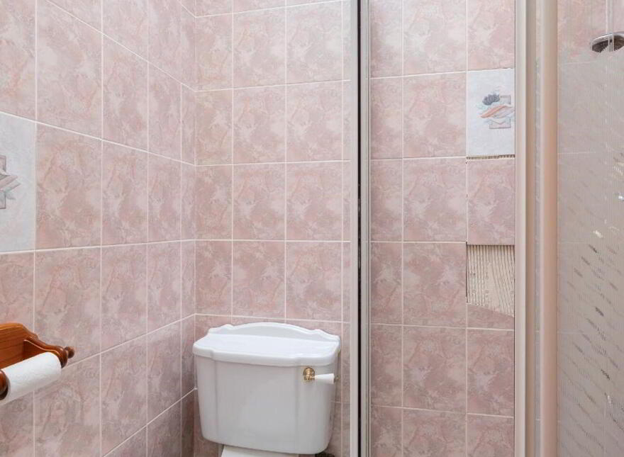 73 Seacrest, Bray, A98DX66