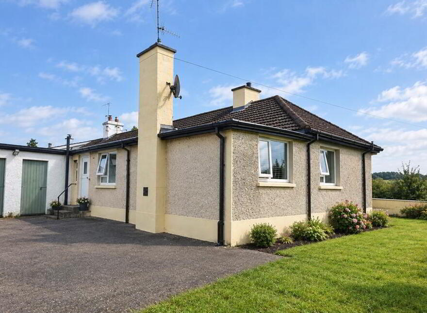 Hollow Road, Castlefin, F93W61R