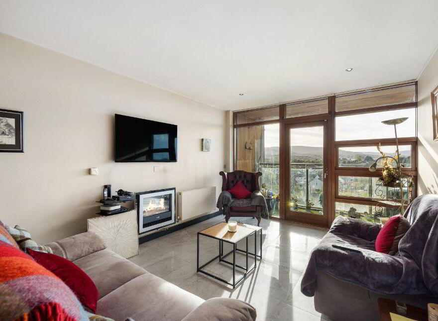 607 One Beacon, Beacon Court, Dublin, D18Y590