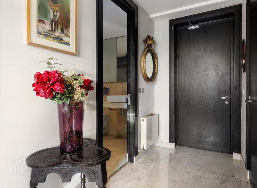 607 One Beacon, Beacon Court, Dublin, D18Y590