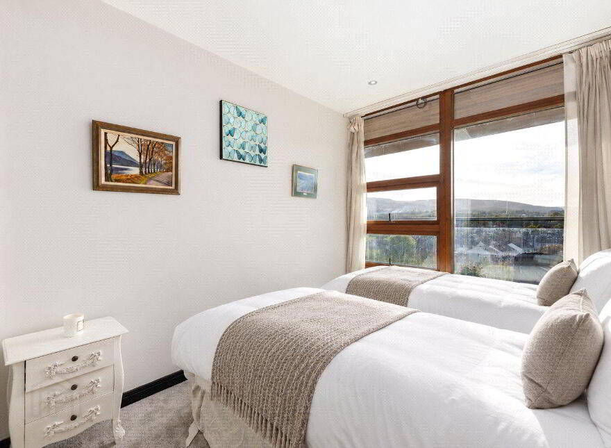 607 One Beacon, Beacon Court, Dublin, D18Y590