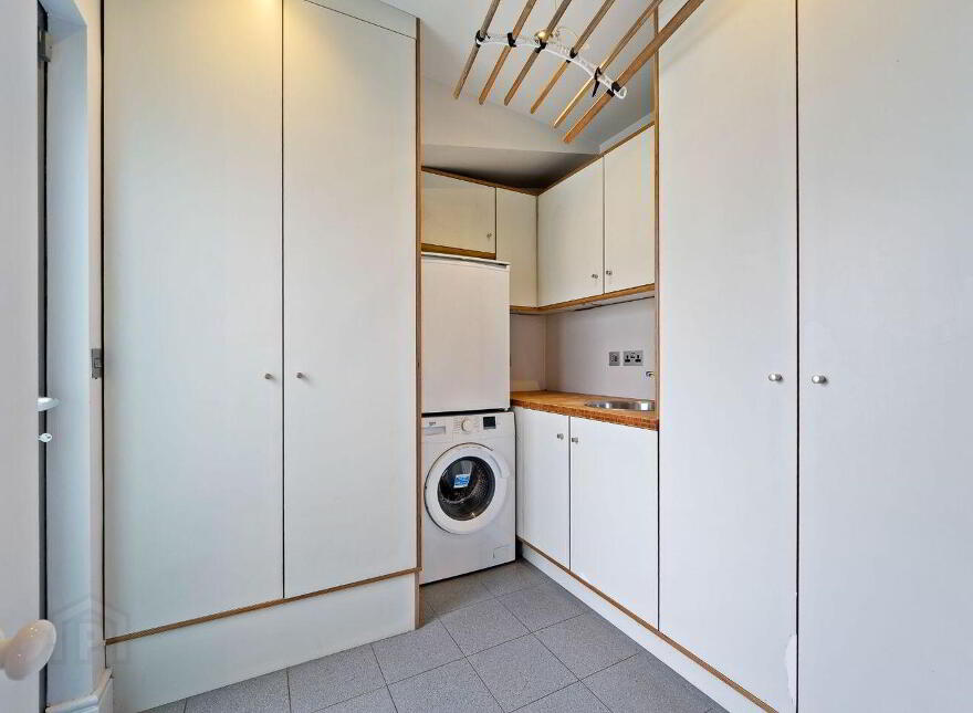 2 St. Christopher's Road, Montenotte, T23WF99