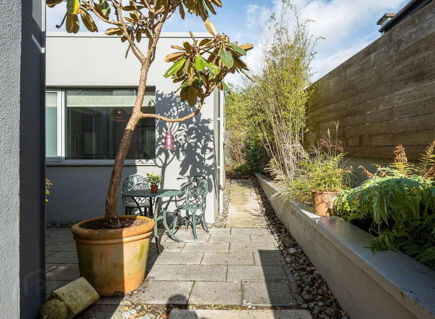 2 St. Christopher's Road, Montenotte, T23WF99