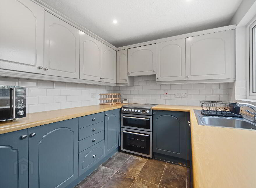 17 Loopland Drive, Belfast, BT6 9DW