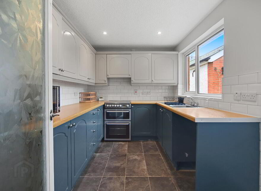 17 Loopland Drive, Belfast, BT6 9DW