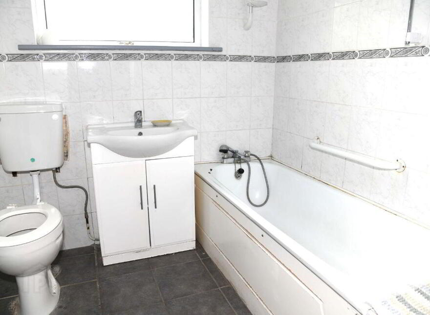 'Reek View', Ballygaddy Road, Tuam, H54R659