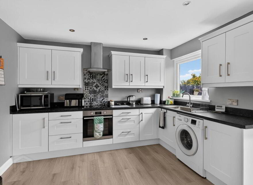 72 Rathvarna Drive, Lisburn, BT28 2UB