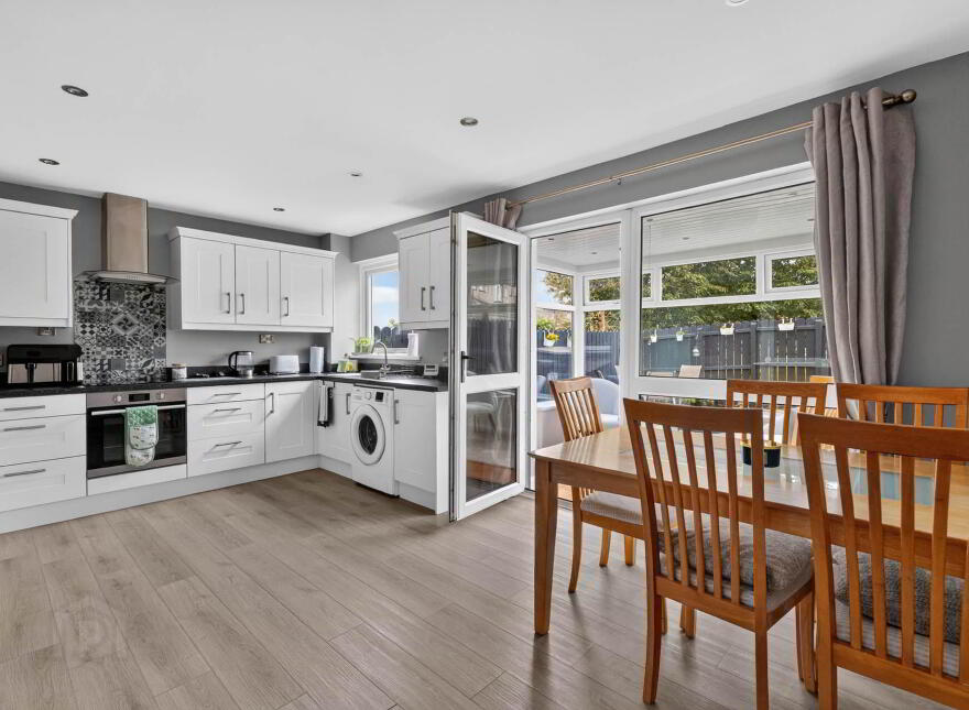 72 Rathvarna Drive, Lisburn, BT28 2UB