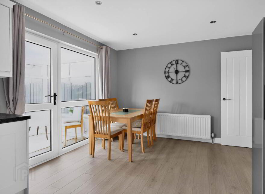 72 Rathvarna Drive, Lisburn, BT28 2UB