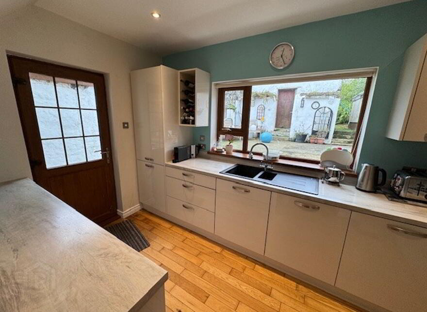 58 Hillhead Road, Ballycarry, BT38 9HE