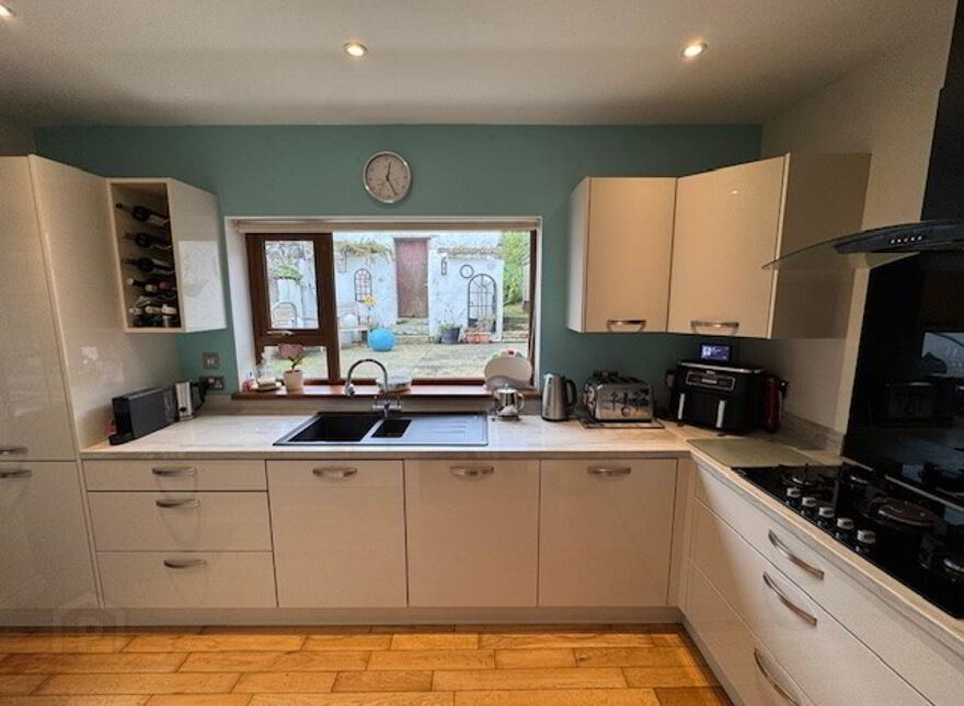 58 Hillhead Road, Ballycarry, BT38 9HE