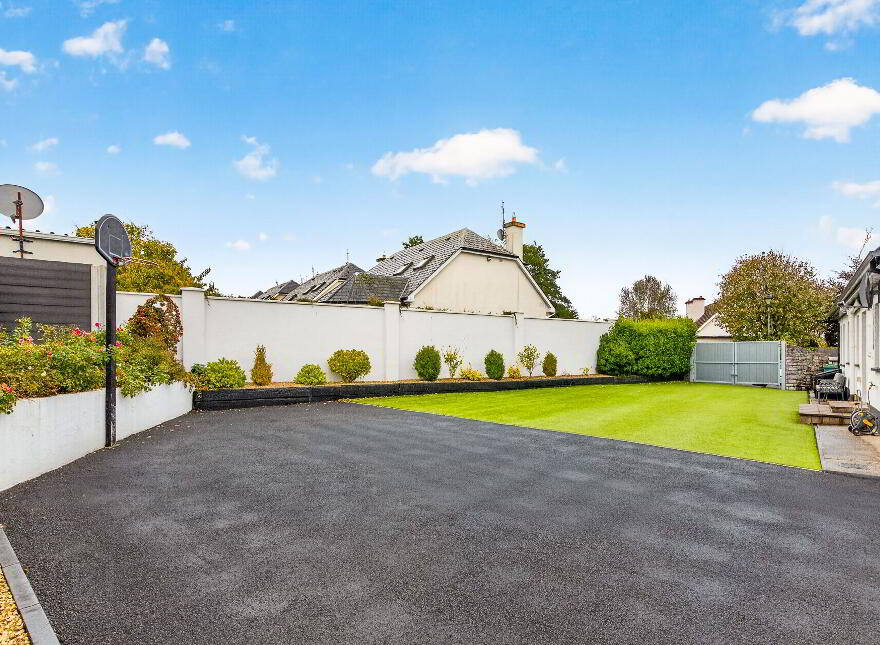 Charlestown Road, Tubbercurry, F91EH95