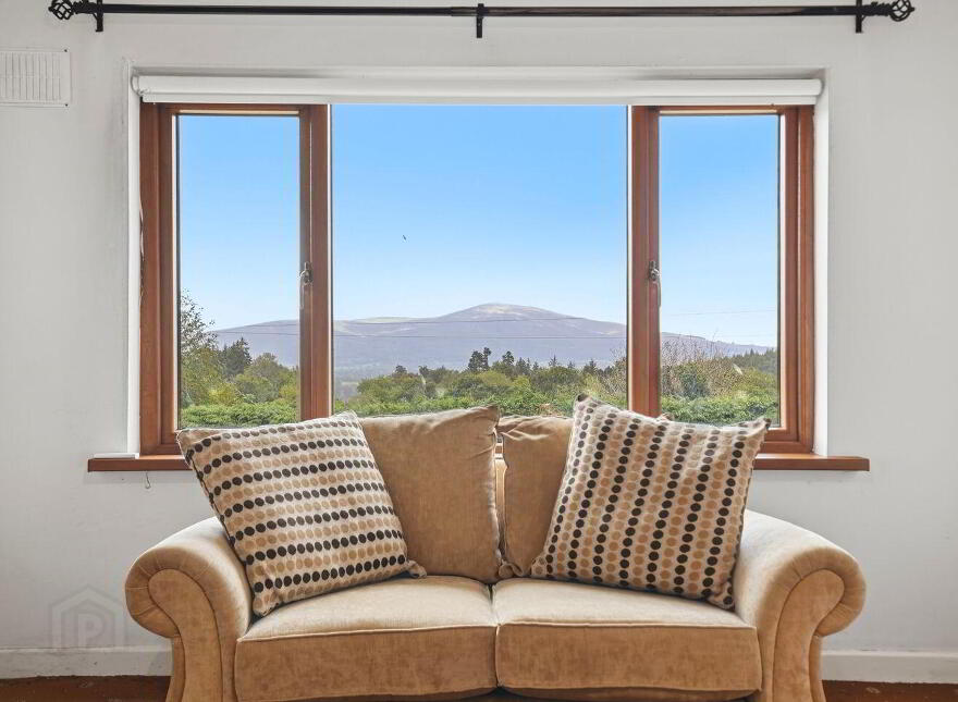 Annerview, Mountain Road, Glendalough, E91P821
