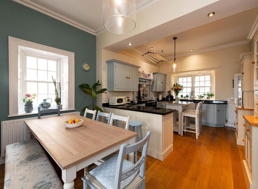 5 The Crescent, Ardglass, BT30 7SB