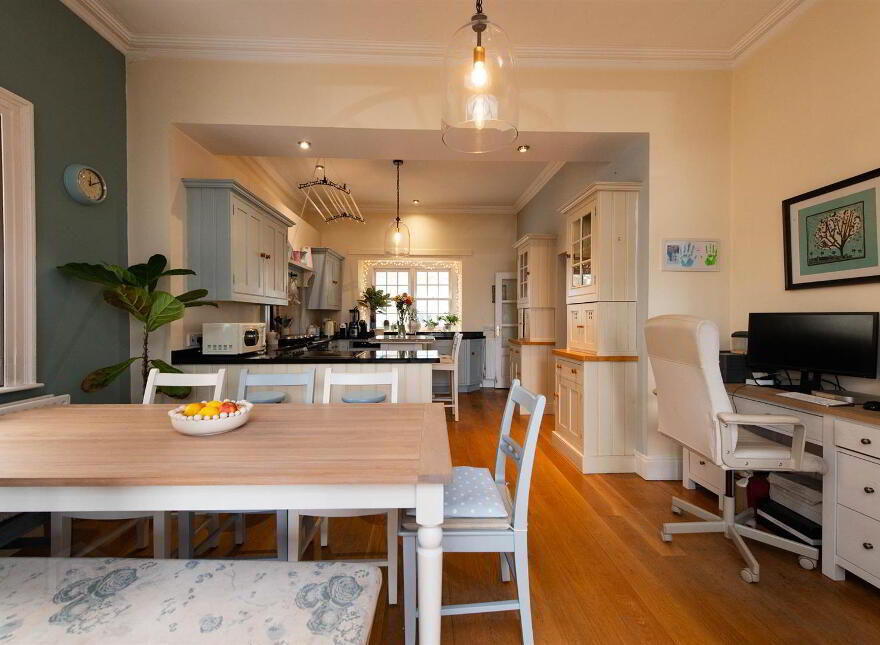 5 The Crescent, Ardglass, BT30 7SB