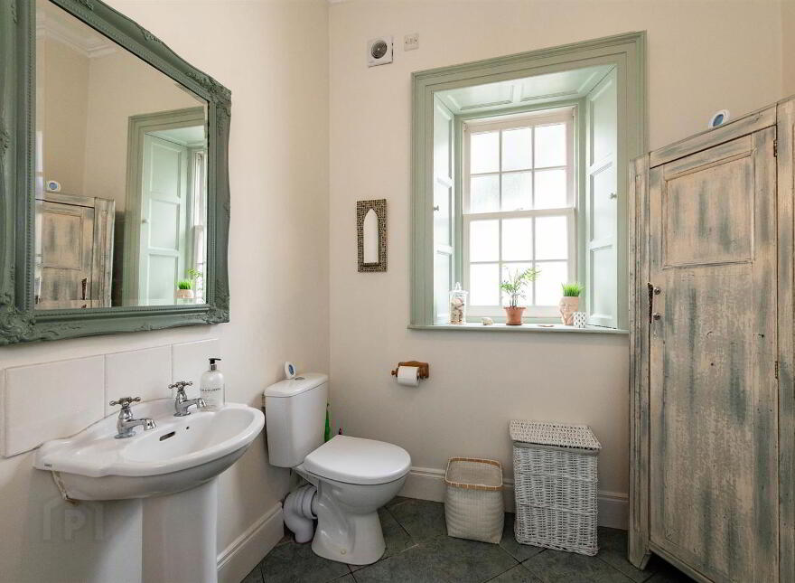 5 The Crescent, Ardglass, BT30 7SB