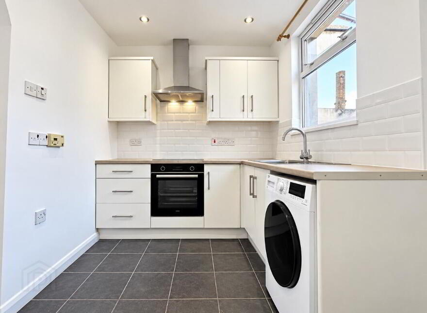 102 Benburb Street, Belfast, BT12 6JJ