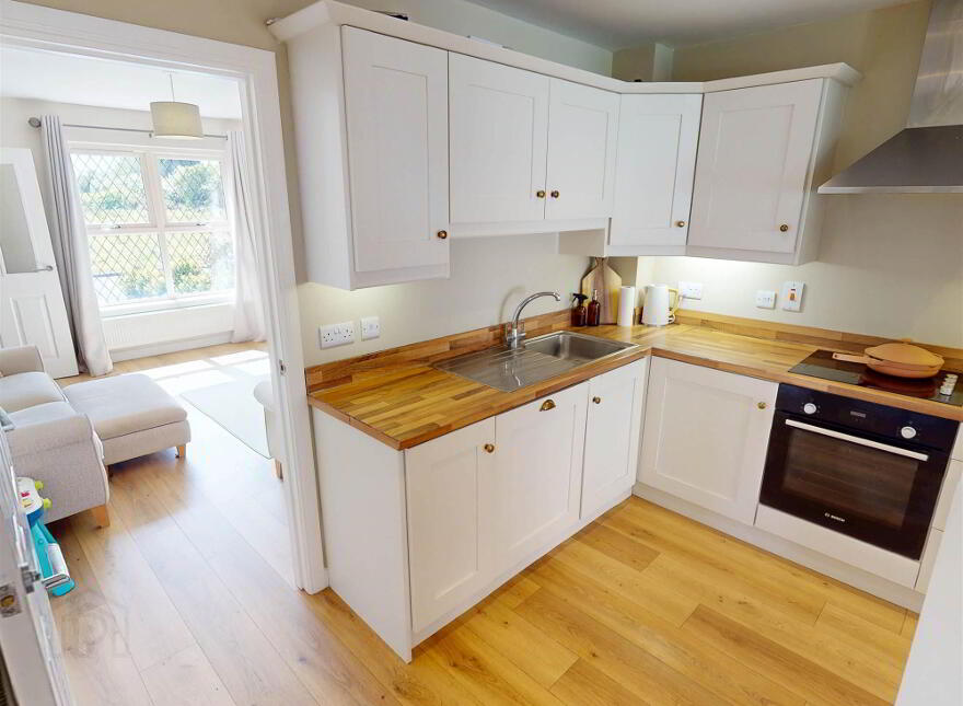 42 Ballantine Gardens, Lisburn, BT27 5FB