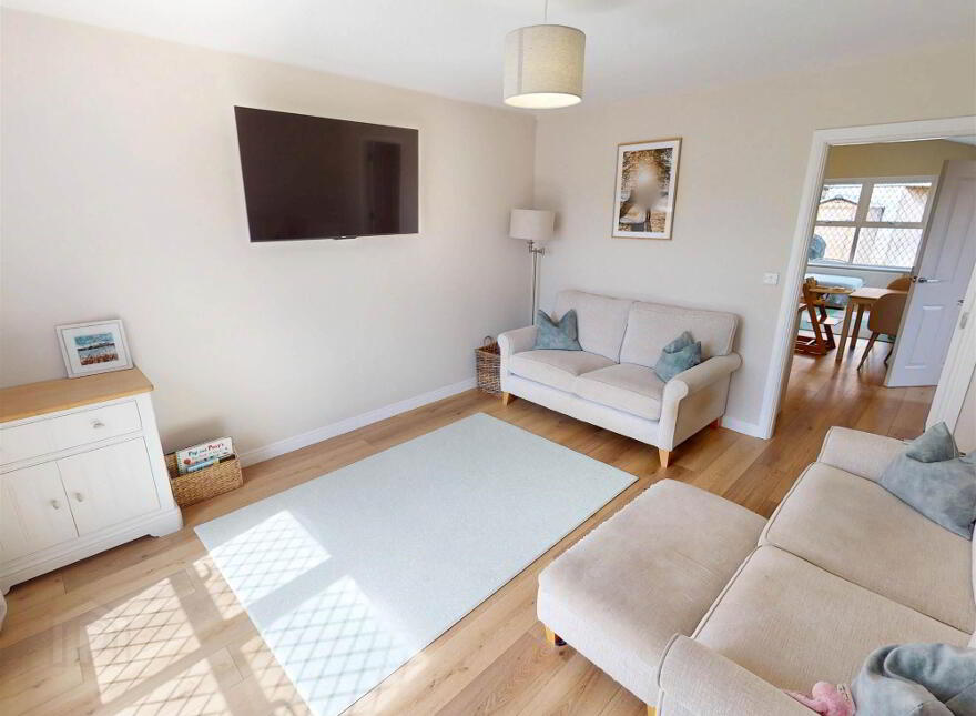 42 Ballantine Gardens, Lisburn, BT27 5FB