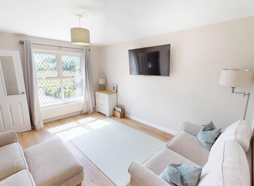 42 Ballantine Gardens, Lisburn, BT27 5FB