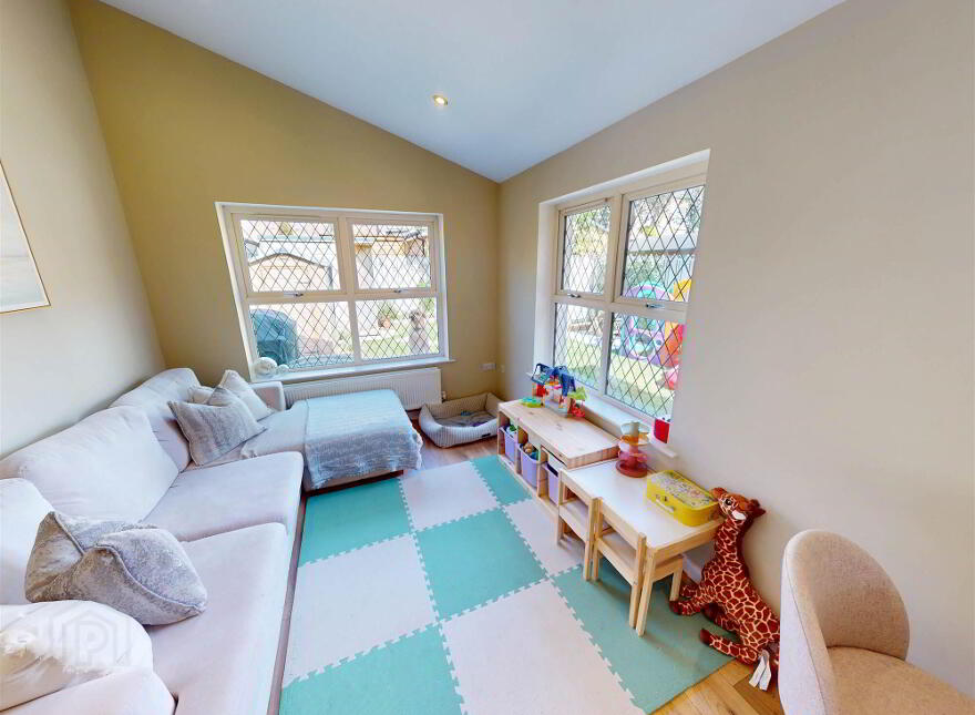 42 Ballantine Gardens, Lisburn, BT27 5FB