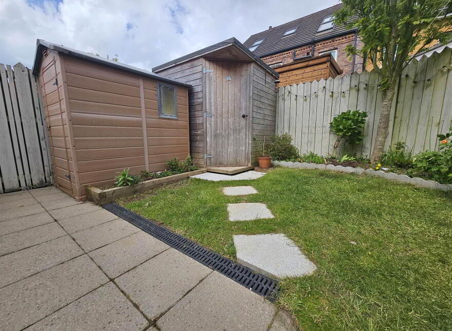 42 Ballantine Gardens, Lisburn, BT27 5FB