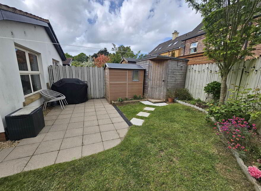 42 Ballantine Gardens, Lisburn, BT27 5FB