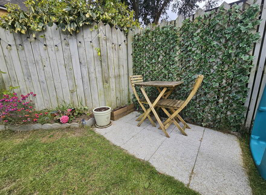 42 Ballantine Gardens, Lisburn, BT27 5FB