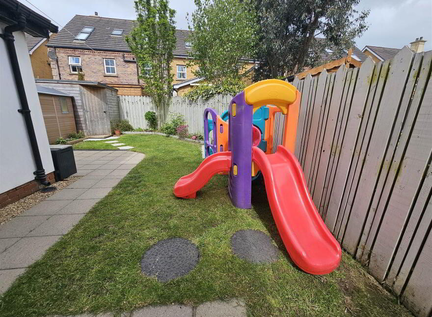 42 Ballantine Gardens, Lisburn, BT27 5FB