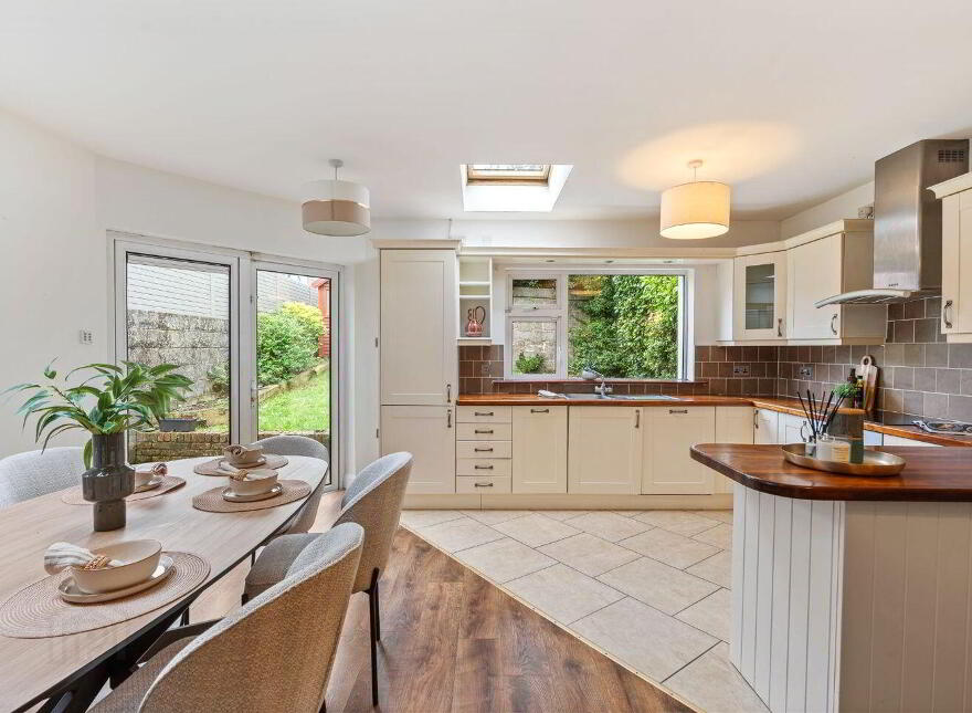14 Bellevue Heights, Frankfield, T12V8EF