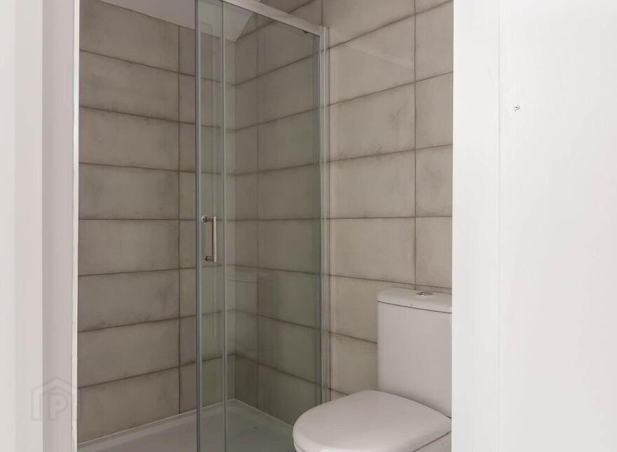 Apt 3, 10 Lower Crescent, Belfast, BT7 1NR